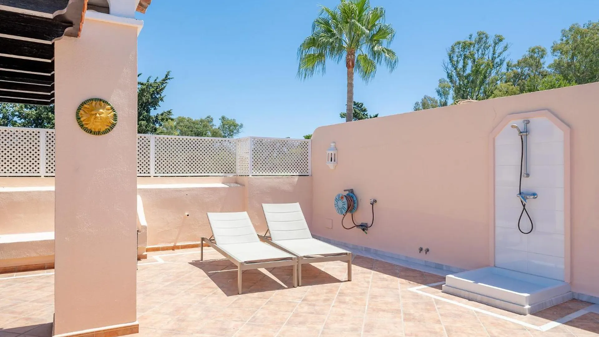 Apartment Close To The Beach With A Roof Terrace Estepona Spain