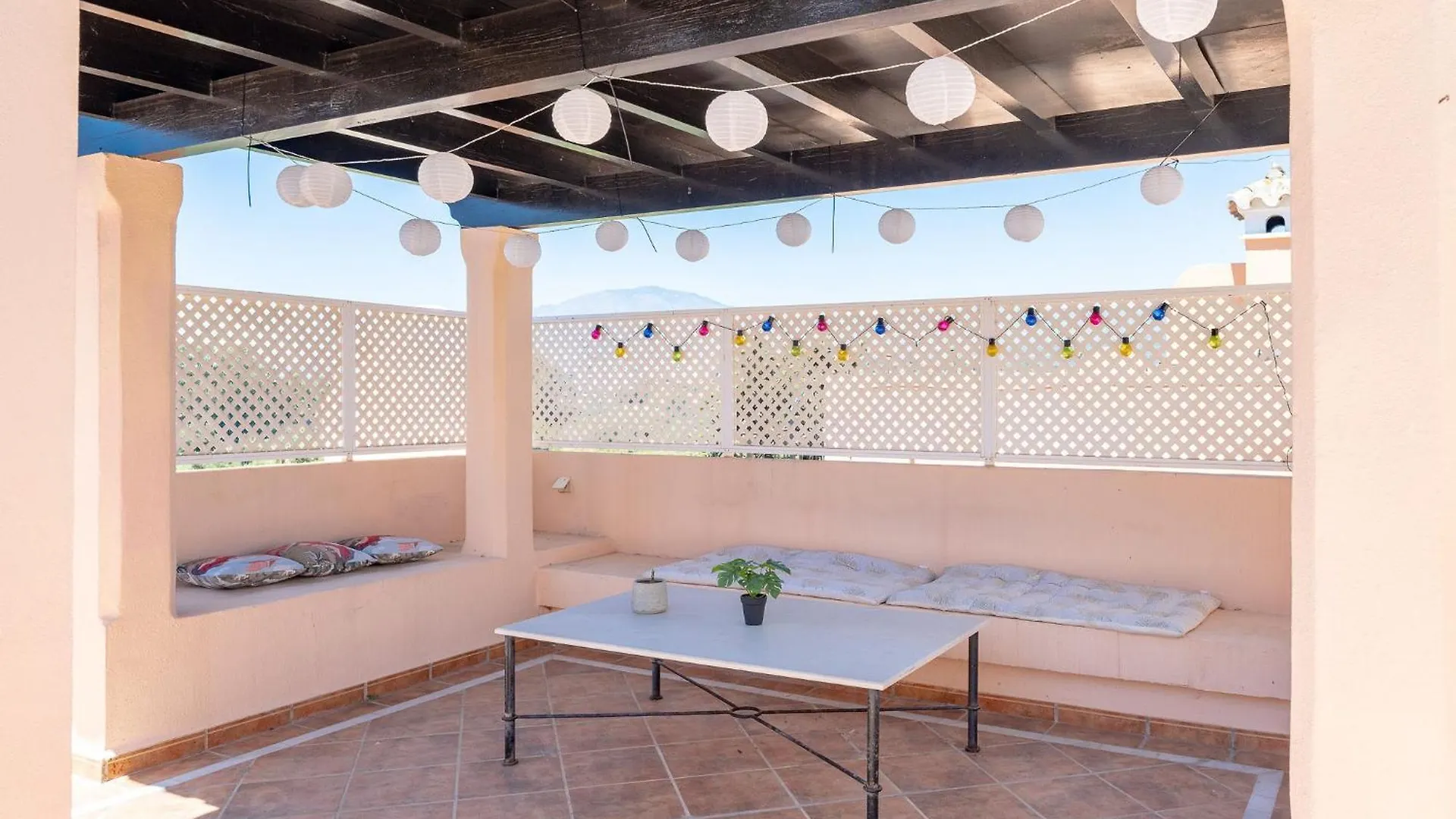 Apartment Close To The Beach With A Roof Terrace Estepona