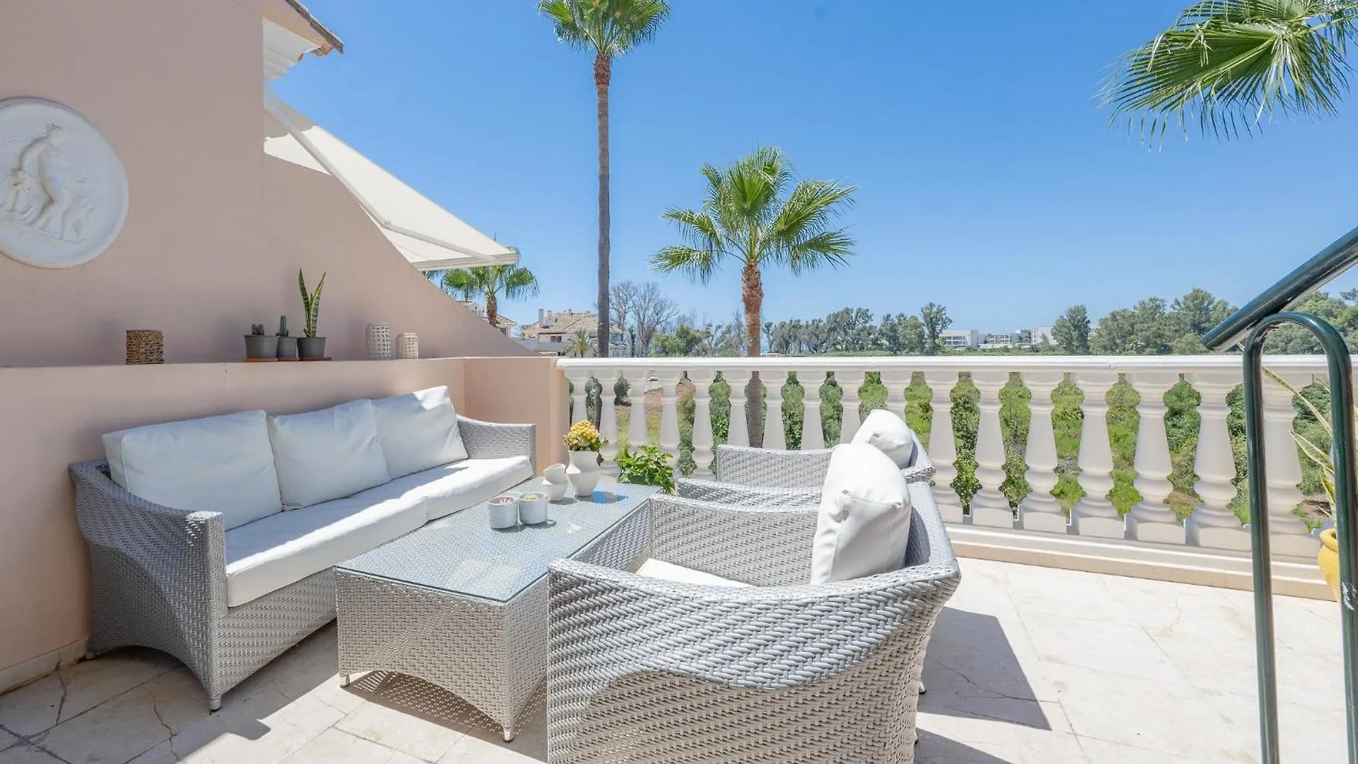 Apartment Close To The Beach With A Roof Terrace Estepona Spain