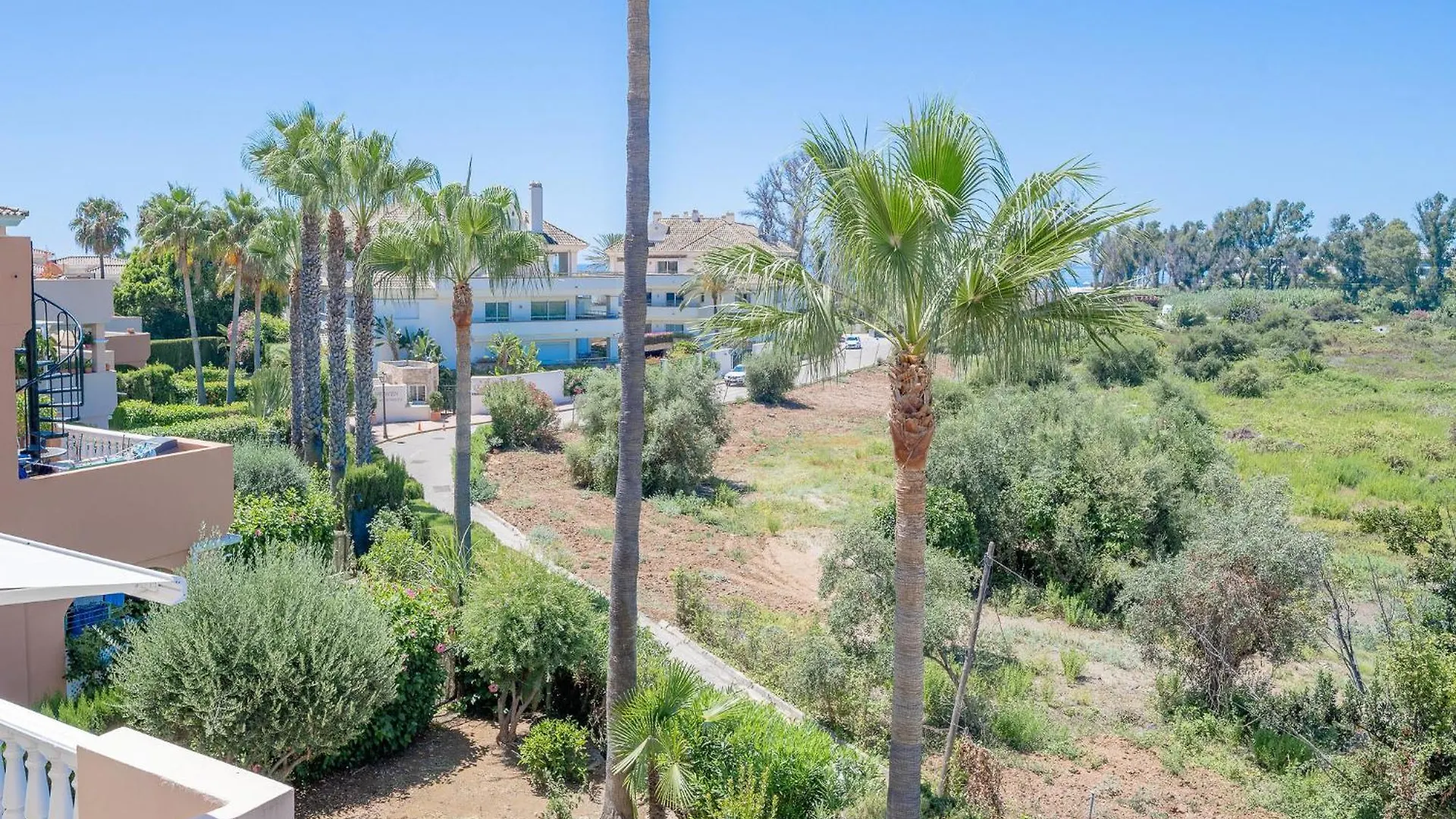 Apartment Close To The Beach With A Roof Terrace Estepona